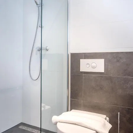 Hotell Joy 3*